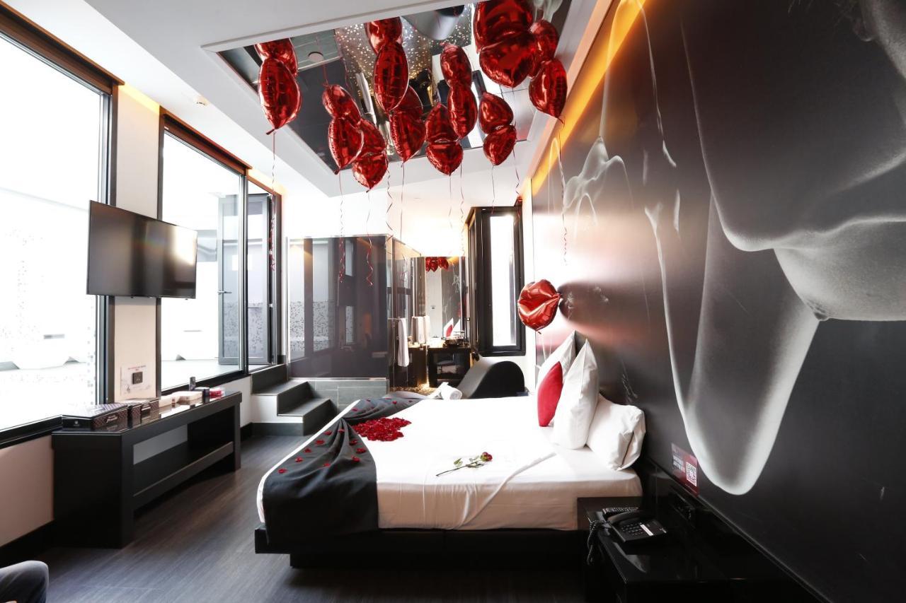 Hotel Loob Madrid (Adults Only) 토레용드아르도즈 외부 사진