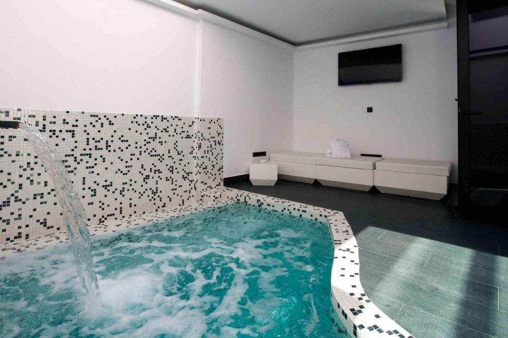 Hotel Loob Madrid (Adults Only) 토레용드아르도즈 외부 사진